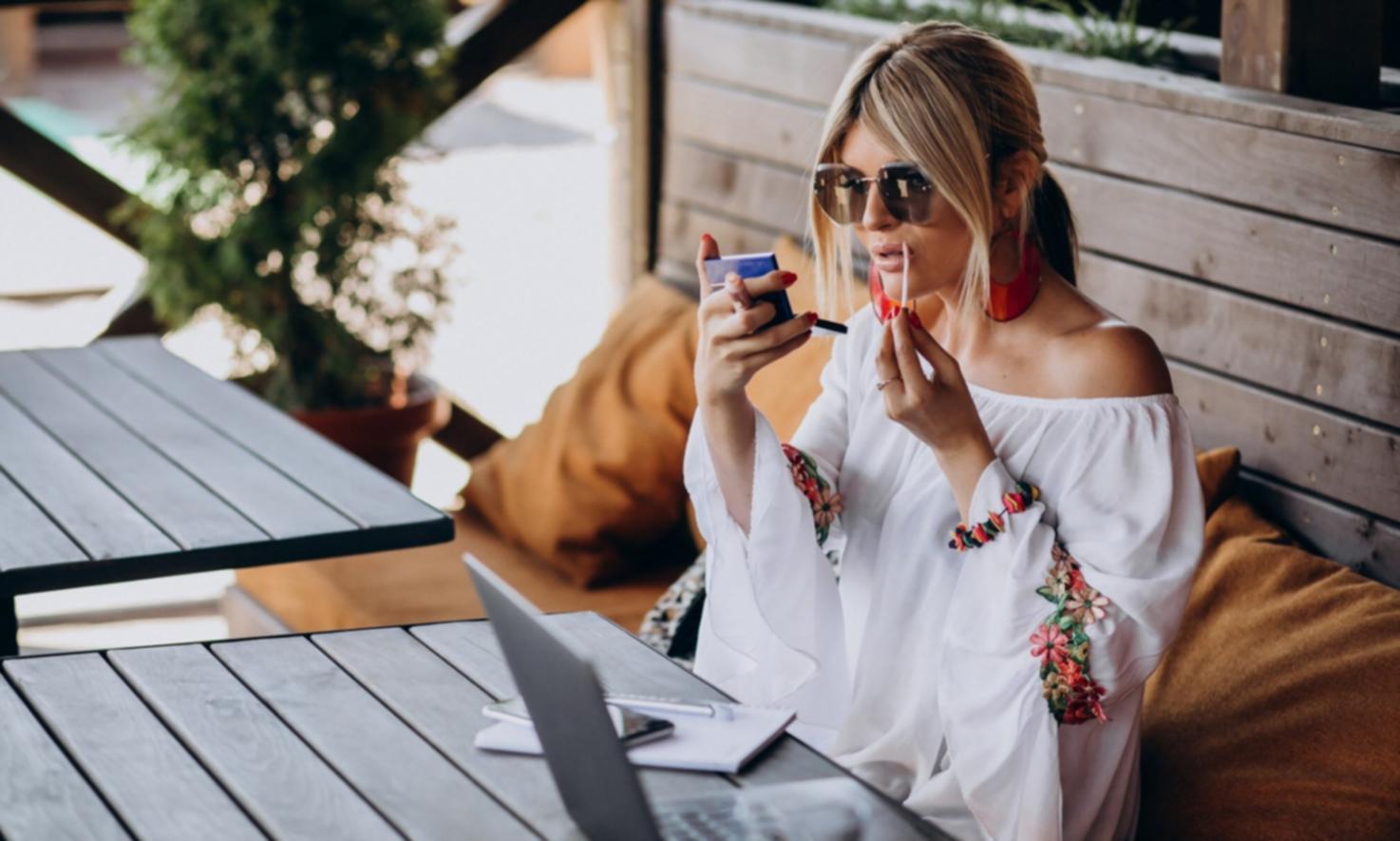 Dashboard cu metrici de performanță SEO pentru site-uri web